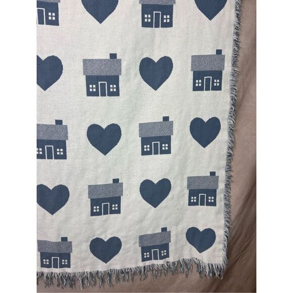 Vintage Heart Tapestry Throw Blanket Blue and White Cottagecore - Picture 4 of 9